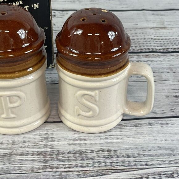 Vintage Brittany Stoneware 5" Salt N Pepper Shakers w/ Handles 1982 - Picture 3 of 9